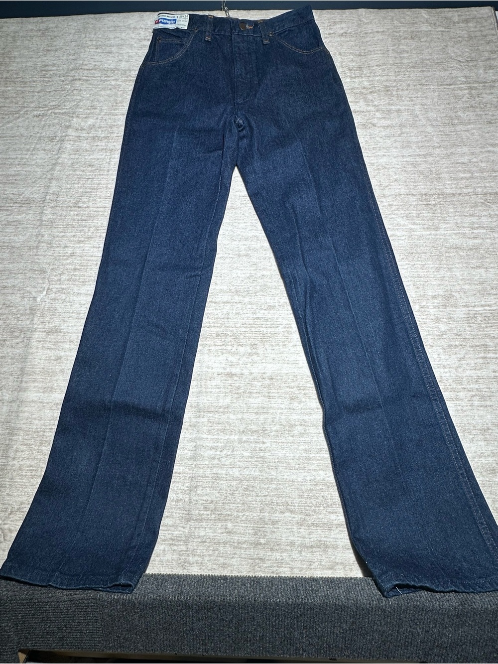 Vintage Wrangler Men's Straight Jeans in Deep Indigo Blue